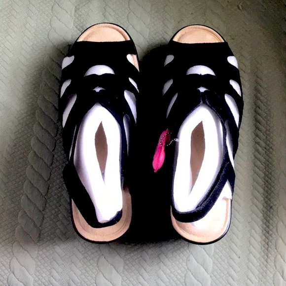 Sketchers Women’s Parallel Live Song Wedge Sandals, Black/Black - Picture 1 of 4